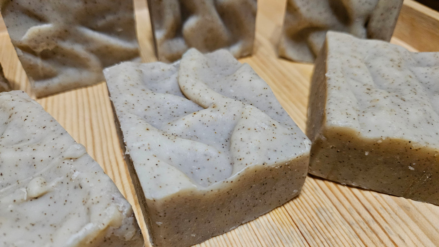 Exfoliating Goats milk + white tea & sage