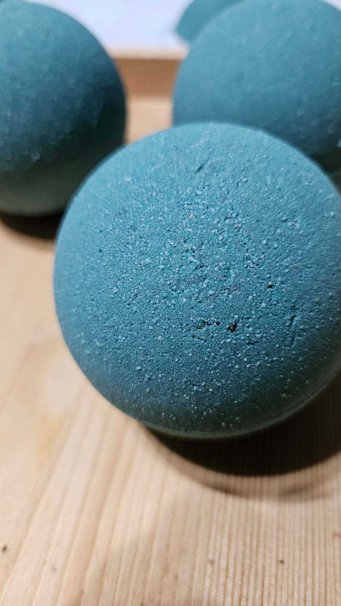 Dark waters Bath bomb