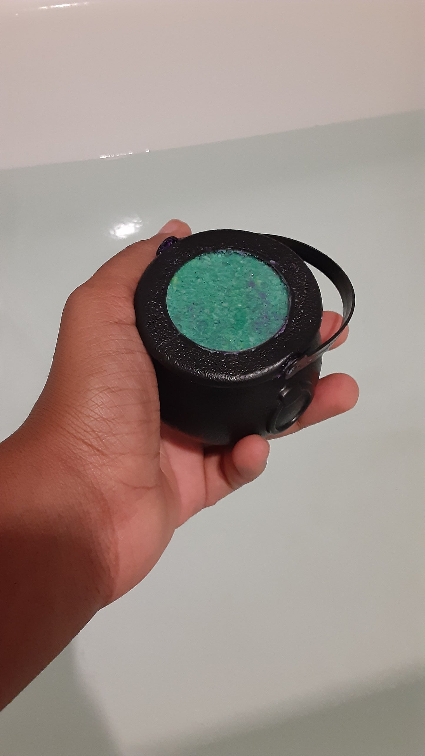 Witches cauldron bath bomb